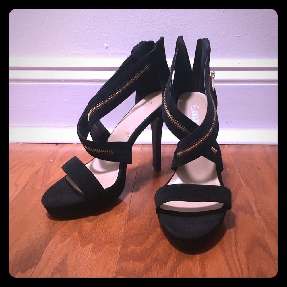 Black/Gold Stiletto Heels